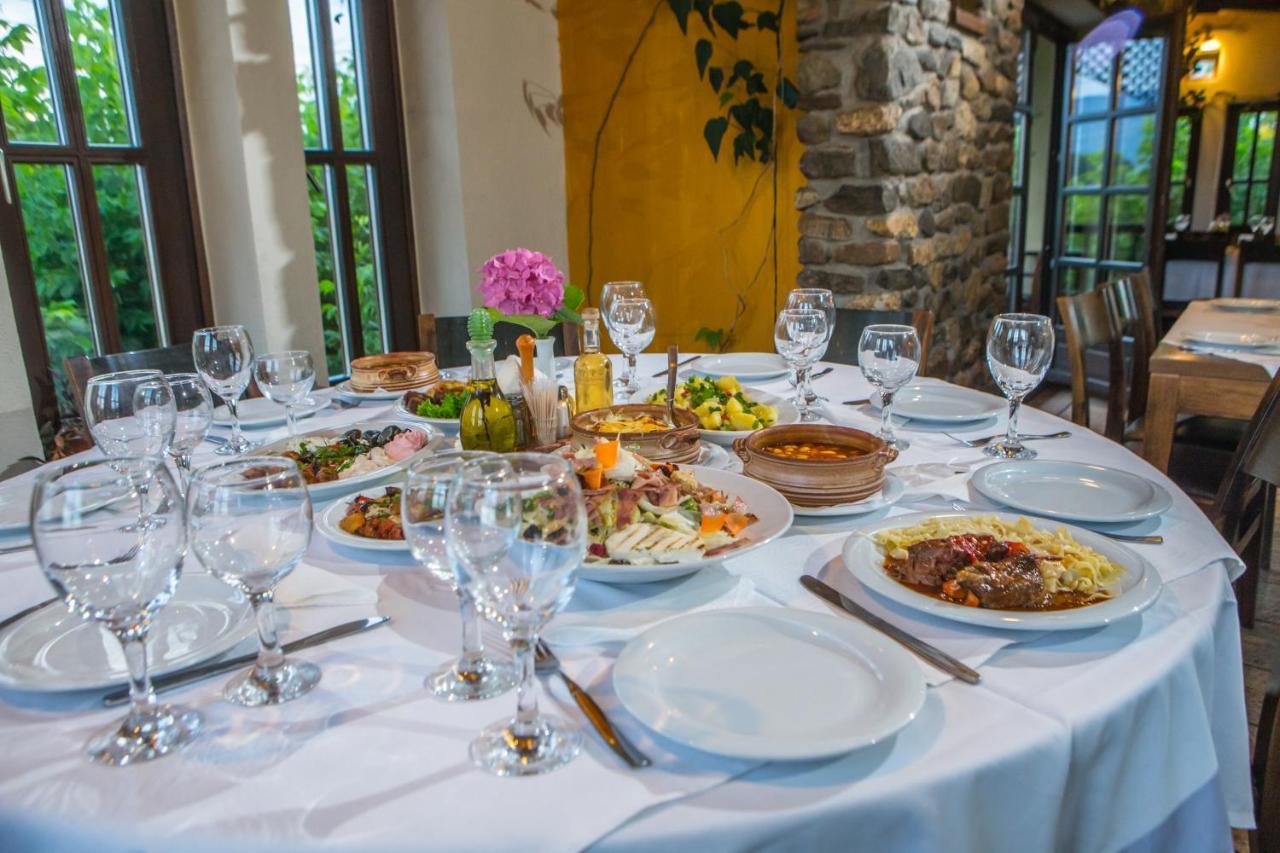 Oikoperiigitis Hotel بحيرة كيركيني المظهر الخارجي الصورة